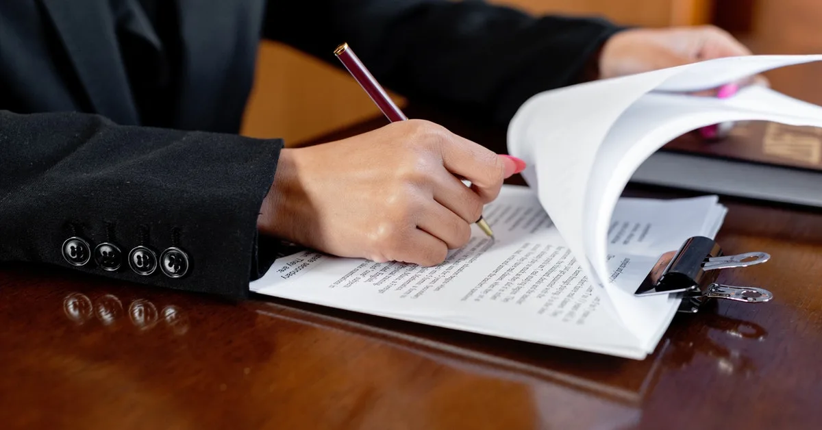 işçinin iş sözleşmesini haklı nedenle feshi